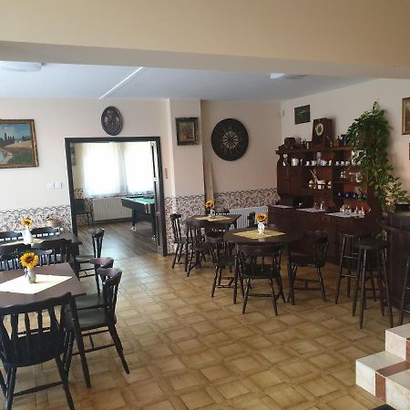 Anda Vendeghaz Hotel Harkany Ngoại thất bức ảnh