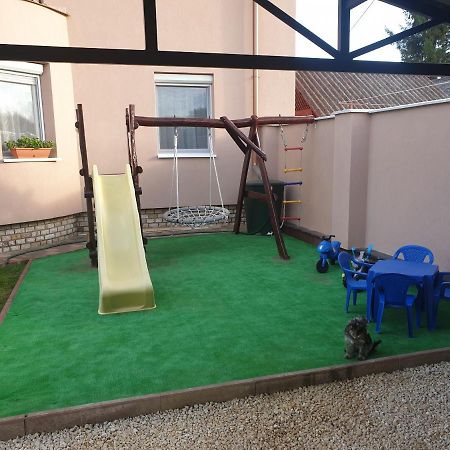 Anda Vendeghaz Hotel Harkany Ngoại thất bức ảnh